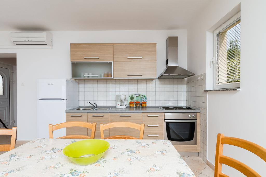 Apartments Vukelic Кленовица Стая снимка